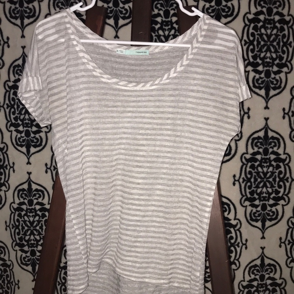 Light material tee shirt